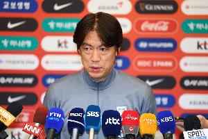 韓國隊主帥：短時間內(nèi)提升球員水平很難，將從慘敗中吸取教訓(xùn)