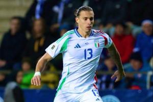 卡拉菲奧里在意大利踢左中衛(wèi)，熱區(qū)遍布前中后，對抗防守傳球兼顧