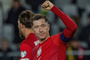 世預(yù)賽波蘭客場(chǎng)2-0擊敗立陶宛，萊萬(wàn)破門、希曼斯基傳射