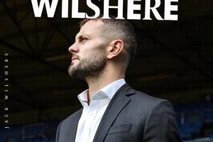 少帥小威脅！官方：33歲前阿森納中場(chǎng)威爾希爾執(zhí)教母隊(duì)英甲盧頓