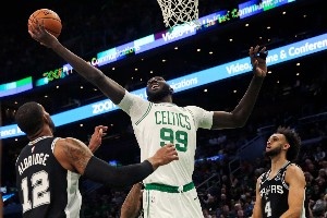 NBA歷史誰最“重量級(jí)”？三連冠鯊魚力拔山兮 印度神塔進(jìn)前三