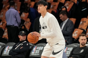 媒體人：中國賽不讓小曾上已經(jīng)算“侮辱”了 回來好好練提升實(shí)力