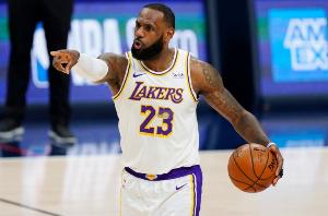 帕金斯：詹姆斯這人太難捉摸了 你根本不知道他心里還有什么計(jì)劃