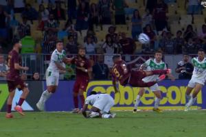 還能戰(zhàn)??41歲中衛(wèi)蒂亞戈-席爾瓦98分鐘絕殺！凌空側(cè)鉤雜耍進(jìn)球