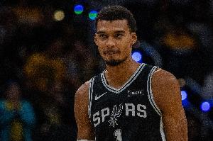 NBA官推列文班季前賽數(shù)據(jù)：20.4分鐘砍17分8.8板4助 命中率66%