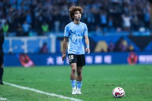 呂焯毅本場(chǎng)比賽有8次搶斷，刷新大連英博球員單場(chǎng)中超搶斷數(shù)新高