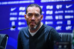 足球報：亞泰主帥蘇亞雷斯再吃黃牌，累計兩黃無緣下輪客戰(zhàn)津門虎