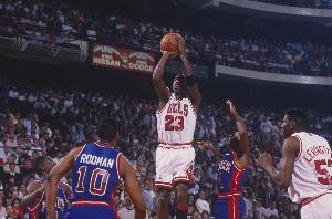 蕭華：中距離是低效選擇已是共識 今晚喬丹也將在NBC談這個話題