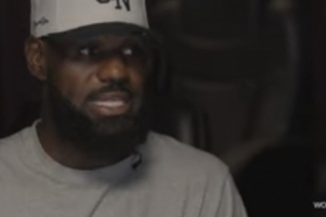 詹姆斯：雙塔陣容在我們聯(lián)盟中不多見(jiàn)了 火箭雄鹿騎士可以打雙塔