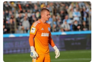 記者：茲沃勒有意杜伊斯堡門將布勞內(nèi)，德乙、英冠也有球隊(duì)關(guān)注他