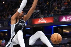 名記：文班已經在純純玩弄濃眉了！聯(lián)盟其他人麻煩大了