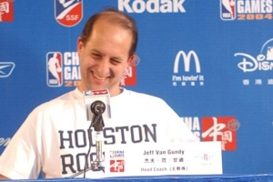 穩(wěn)定環(huán)境對(duì)新秀很重要！湯帥換成范甘迪后 火箭對(duì)姚明的定位劇變