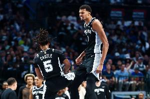 前輩的認(rèn)可！小托馬斯：文班可以單賽季包攬MVP、DPOY、MOP