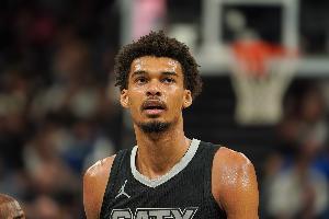 皮爾斯：文班是杜蘭特和字母哥的結(jié)合體 若保持健康或成聯(lián)盟最強