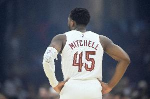 騎士客戰(zhàn)籃網(wǎng)先發(fā)：米切爾+梅里爾+莫布里+阿倫+杰倫-泰森