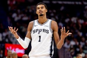 ??你覺得文班亞馬本賽季是否可能會拿下四雙？