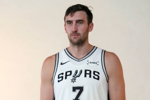 又加高塔！科內(nèi)特9中6貢獻14分12板4助 拼下平生涯最高的9前場板