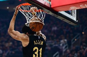 狀態(tài)復(fù)蘇！賈勒特-阿倫11中8得22分6板4助 另有2斷1蓋帽