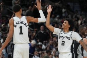 文班亞馬+哈珀；快船逆轉(zhuǎn)開拓者的優(yōu)缺點(diǎn)；里夫斯的記錄之夜