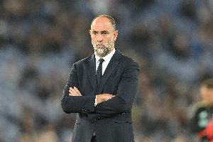 記者：科莫利認(rèn)為圖多爾戰(zhàn)績(jī)未達(dá)標(biāo)、新援未融入、失去對(duì)球隊(duì)掌控