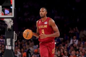 攻防兼?zhèn)?！莫布?0投5中砍下15分11籃板5助攻3蓋帽 正負(fù)值+27