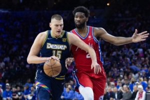 貝弗利：沒見過哪個(gè)中鋒能像恩比德那樣打球 約基奇就是個(gè)后衛(wèi)