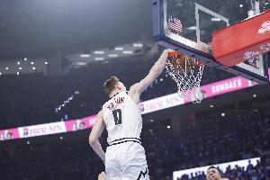 你小子！布勞恩：今天首個(gè)回合我沒(méi)有去隔扣小喬丹 有點(diǎn)后悔了