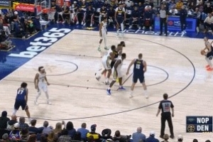 輕松寫意！約基奇助攻布勞恩三分 3節(jié)26分鐘拿下三雙&開季4連三雙