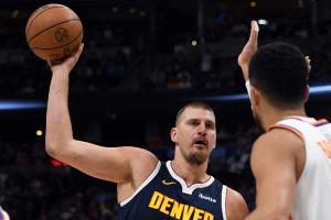 什么叫統(tǒng)治力！約基奇三節(jié)21分12板10助 開季連續(xù)4場三雙歷史第一