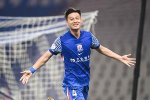 滬媒：申花戰(zhàn)深圳蔣圣龍將復(fù)出，薛慶浩缺席今天訓(xùn)練