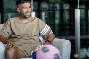 巴西連線不再??阿爾巴：和史上最佳球員梅西并肩作戰(zhàn)是一種榮幸