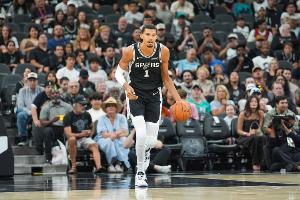 解說：文班亞馬27+18+6順便來5個封蓋 真是夸張又平常