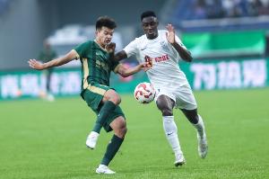 浙江隊(duì)本賽季5次烏龍，創(chuàng)2012年以來單一球隊(duì)中超賽季最多紀(jì)錄