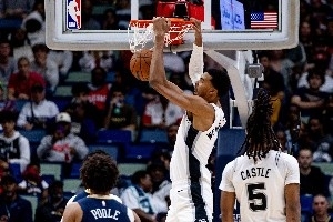 一個賽一個猛！賽季初表現(xiàn)炸裂球員：小里30+10 文班字母都是怪獸