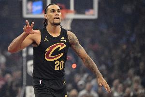 打得不錯！杰倫-泰森14中7&4記三分拿下18分4板4助3帽