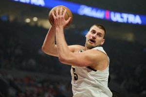 錯(cuò)失絕平+沒(méi)破紀(jì)錄！約基奇空砍21分14板9助 未能達(dá)成開(kāi)季5連三雙