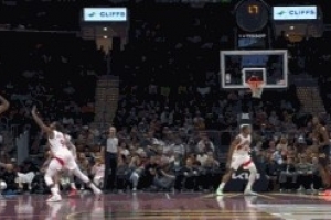 球進(jìn)燈亮！亨特弧頂撤步從容命中半場壓哨三分