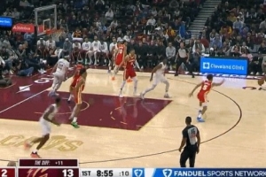 這就花了？米切爾連中高難度三分 騎士轟出16-2開局！