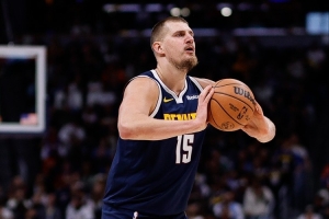 沖助攻王？約基奇賽季至今場(chǎng)均22.7分13.2板11.3助 真實(shí)命中率69%