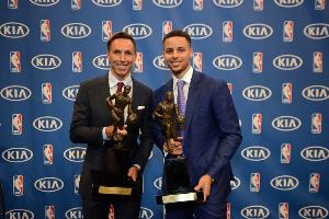 庫(kù)里：我喜歡納什這種傳統(tǒng)控衛(wèi)的打法 小時(shí)候我爹不得不逼我投籃