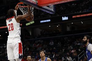 表現(xiàn)很全面！薩爾16投8中砍下19分8籃板7助攻1搶斷2蓋帽