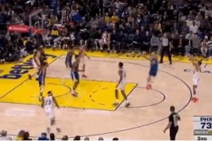 奮力反擊！布克三分命中 太陽(yáng)轟出13-2縮小分差打停勇士