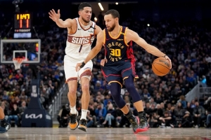 解說(shuō)：穆迪本季獲得進(jìn)化 庫(kù)里末節(jié)起伏讓人感慨 布克依舊扛起球隊(duì)