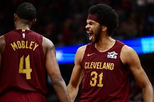 輕輕松松！騎士雙塔皆砍下兩雙：小莫布里18+10&阿倫16+14