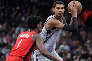 馬刺絞贏火箭：泥淖戰(zhàn)；約基奇的三雙？不要了