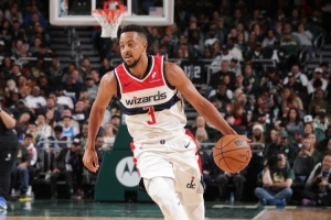 還能打！麥科勒姆連續(xù)兩場比賽上半場砍下20+ 隊史比爾之后首人