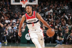 手感火熱！麥科勒姆首節(jié)8中5&4罰3中 獨得14分4籃板1助攻