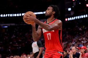 伊森57.9%三分命中率第一！至少出手30次三分 9人命中率超五成