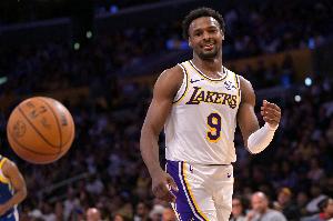 布朗尼：我的體能狀況比上賽季好了很多 專注于全力以赴打球