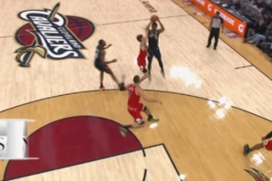 這球有講究！亨特繞掩護(hù)體前變向急停拔起 成功打成3+0